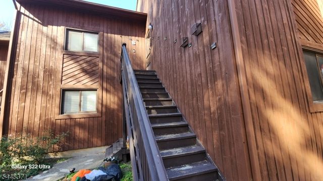 1 Purgatory Ct, Vernon Twp., NJ 07462