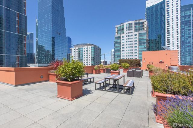 50 Lansing Street 203, San Francisco, CA 94105