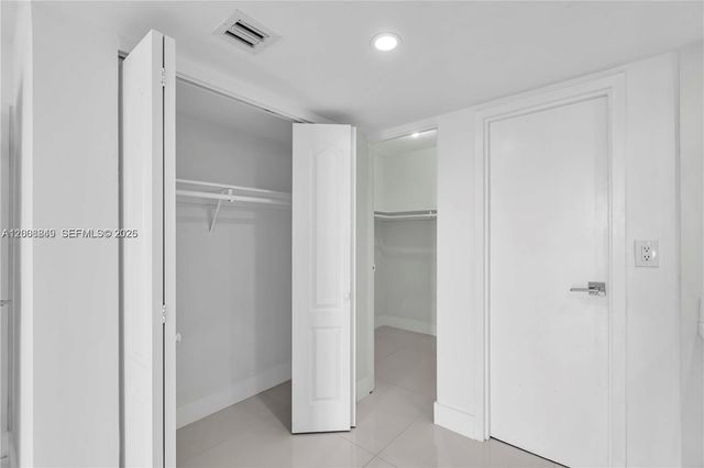 100 Bayview Dr 508, Sunny Isles Beach, FL 33160