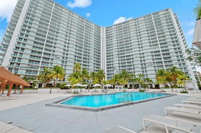 100 Bayview Dr 508, Sunny Isles Beach, FL 33160