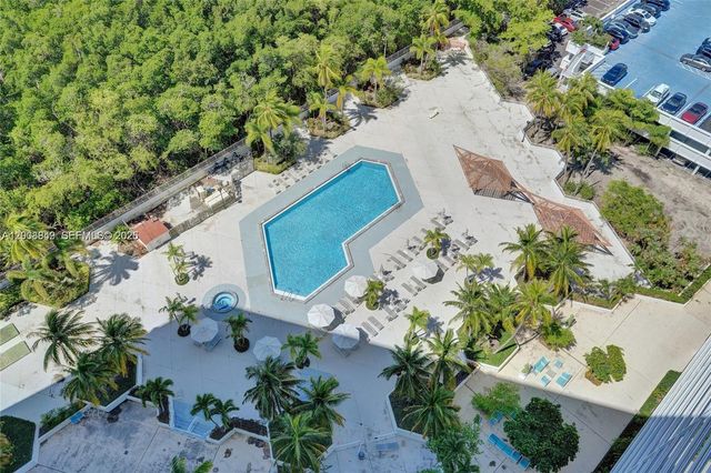 100 Bayview Dr 508, Sunny Isles Beach, FL 33160