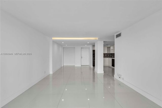 100 Bayview Dr 508, Sunny Isles Beach, FL 33160