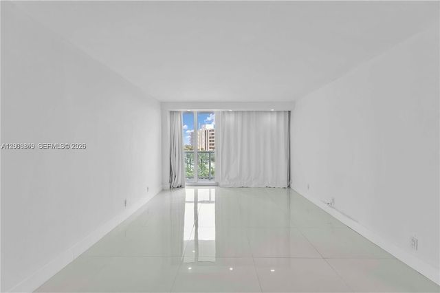 100 Bayview Dr 508, Sunny Isles Beach, FL 33160