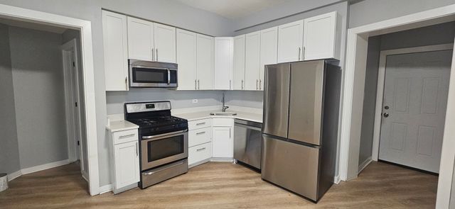 3966 W Grand Avenue 2F, Chicago, IL 60651