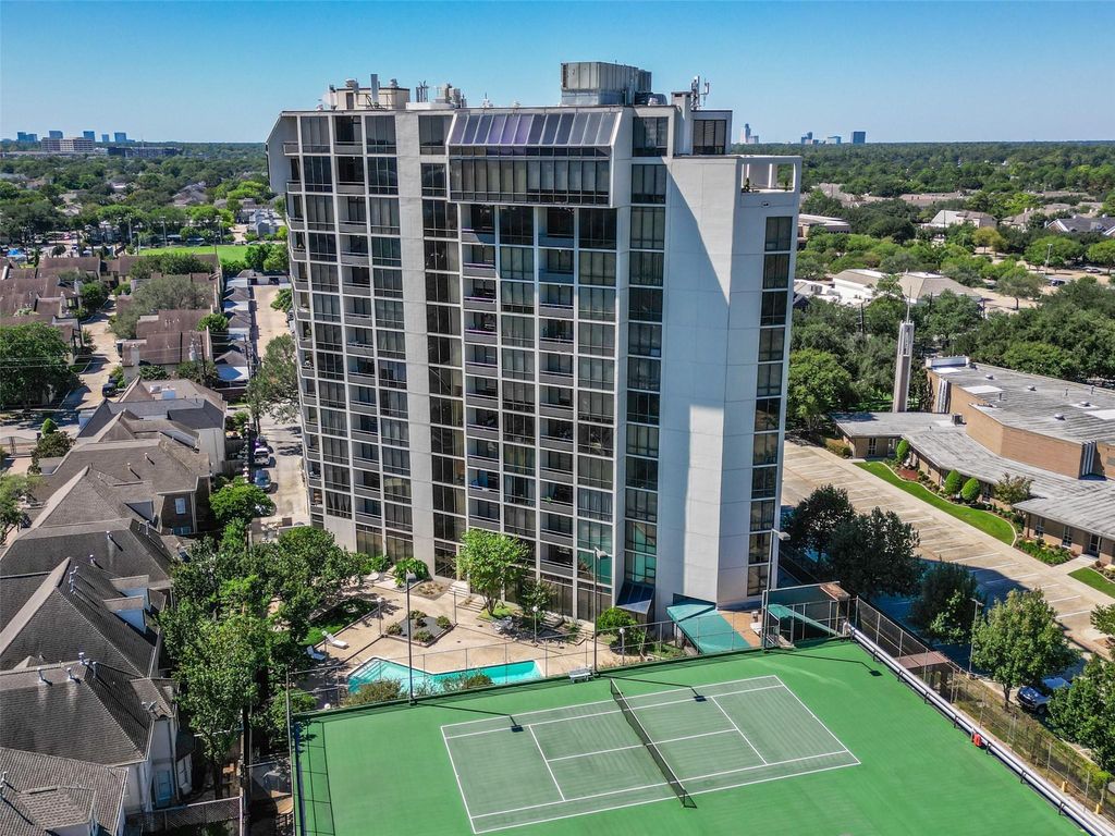 1111 Bering Drive 703, Houston, TX 77057