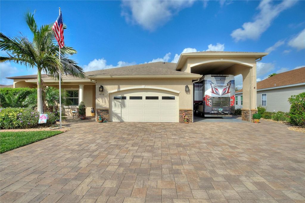 416 MOTORCOACH DRIVE S, Polk City, FL 33868