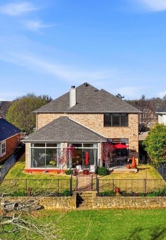 3017 Shoreline Drive, Burleson, TX 76028