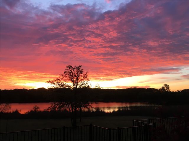 3017 Shoreline Drive, Burleson, TX 76028