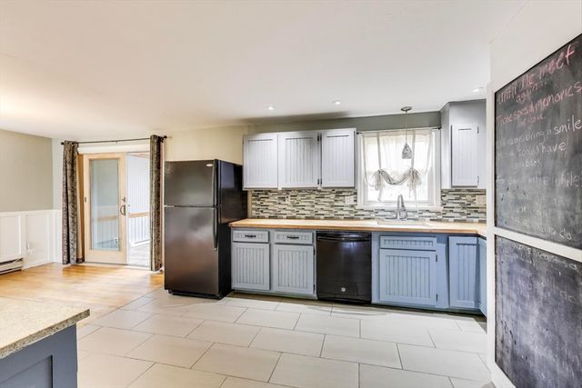 2 Lark Drive, Hudson, MA 01749
