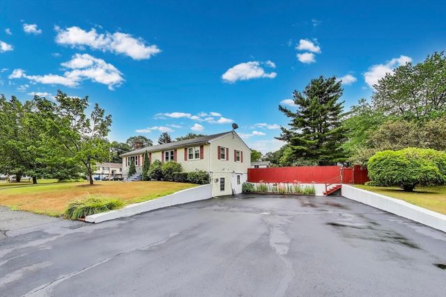 2 Lark Drive, Hudson, MA 01749
