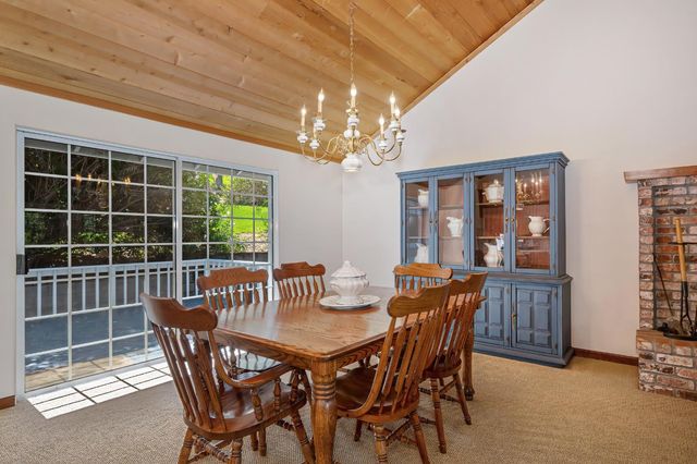 22803 Sunset Ridge Dr, Auburn, CA 95602