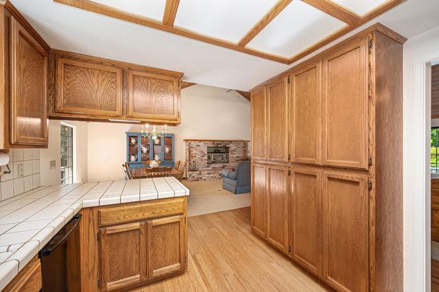 22803 Sunset Ridge Dr, Auburn, CA 95602