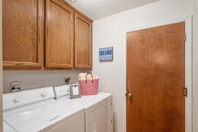 22803 Sunset Ridge Dr, Auburn, CA 95602