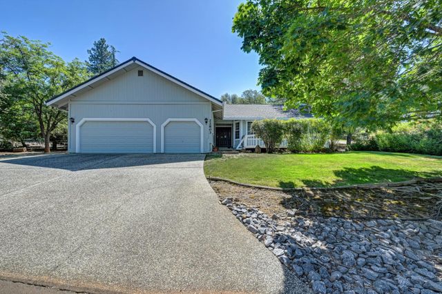 22803 Sunset Ridge Dr, Auburn, CA 95602