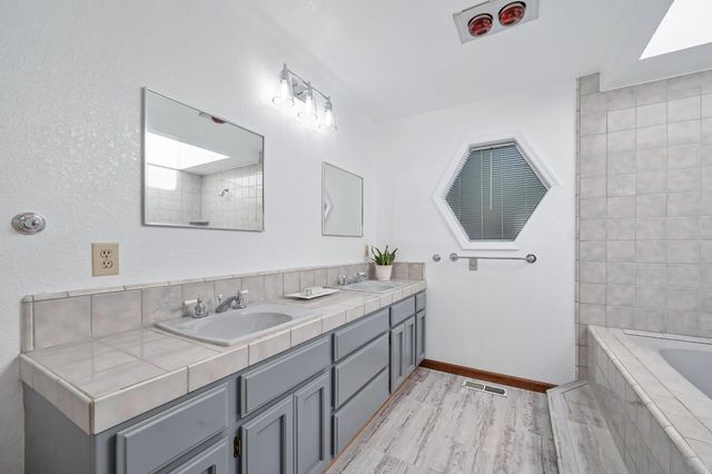 22803 Sunset Ridge Dr, Auburn, CA 95602