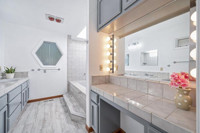 22803 Sunset Ridge Dr, Auburn, CA 95602