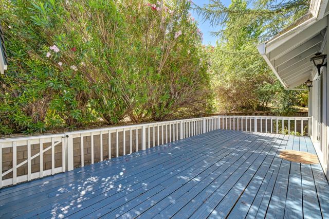 22803 Sunset Ridge Dr, Auburn, CA 95602