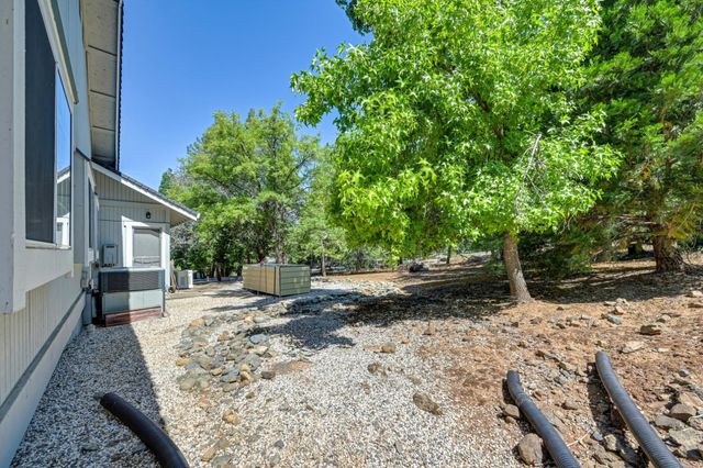 22803 Sunset Ridge Dr, Auburn, CA 95602