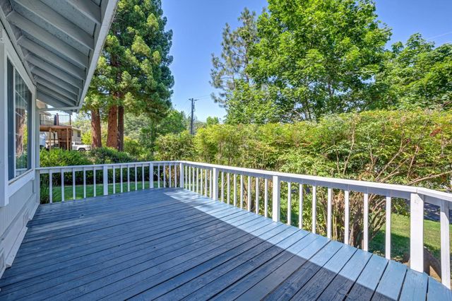 22803 Sunset Ridge Dr, Auburn, CA 95602