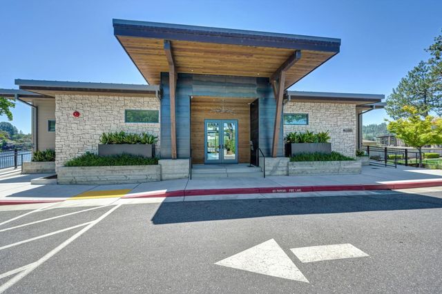 22803 Sunset Ridge Dr, Auburn, CA 95602