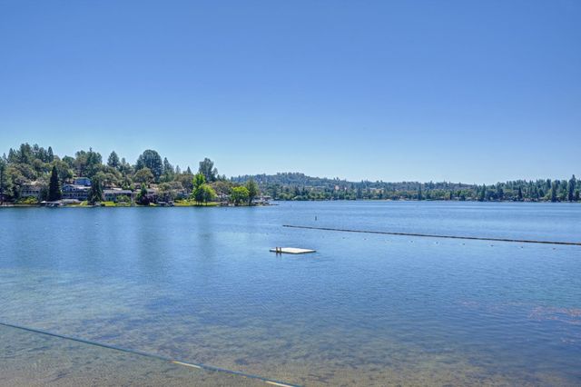 22803 Sunset Ridge Dr, Auburn, CA 95602