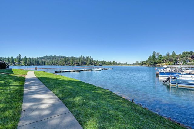 22803 Sunset Ridge Dr, Auburn, CA 95602