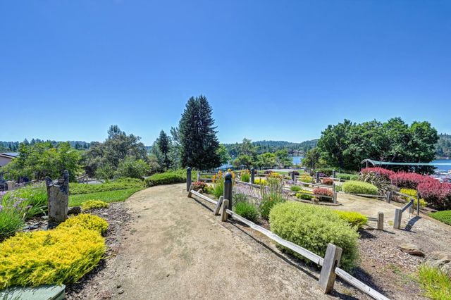 22803 Sunset Ridge Dr, Auburn, CA 95602
