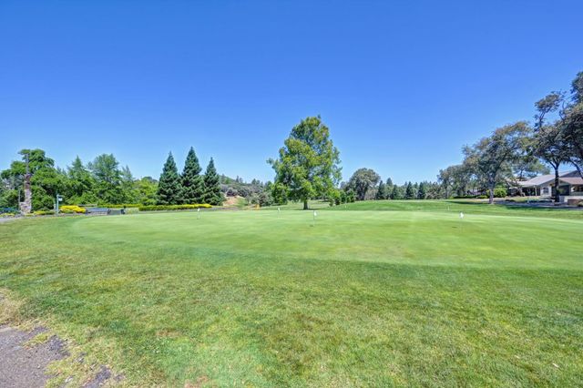 22803 Sunset Ridge Dr, Auburn, CA 95602