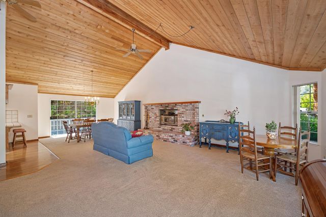 22803 Sunset Ridge Dr, Auburn, CA 95602