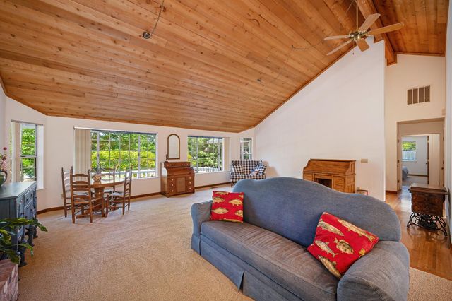 22803 Sunset Ridge Dr, Auburn, CA 95602
