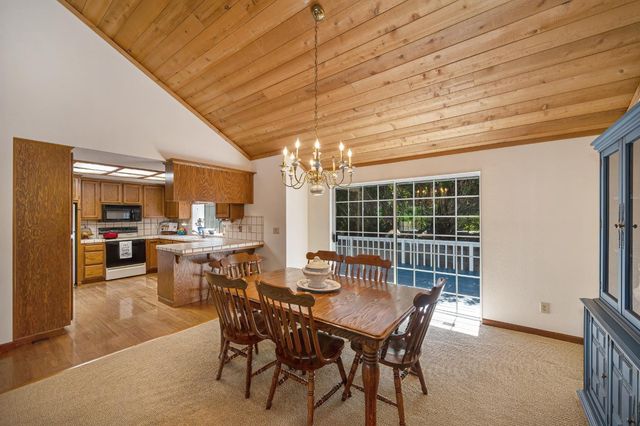 22803 Sunset Ridge Dr, Auburn, CA 95602