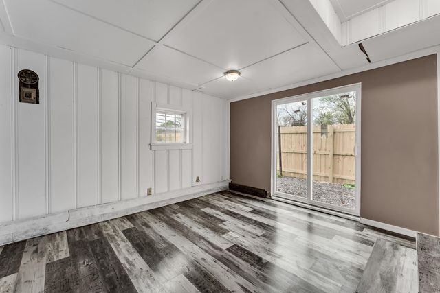 2151 N Rogers Avenue, Springfield, MO 65803