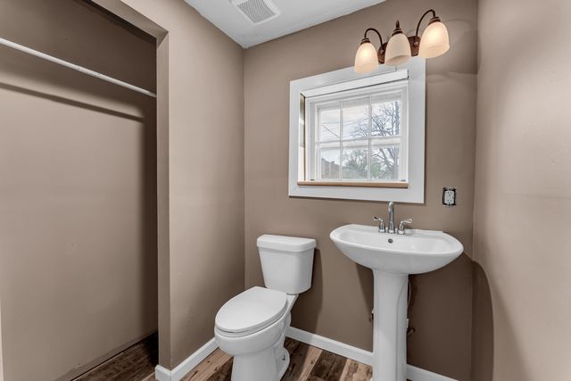 2151 N Rogers Avenue, Springfield, MO 65803