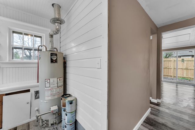 2151 N Rogers Avenue, Springfield, MO 65803