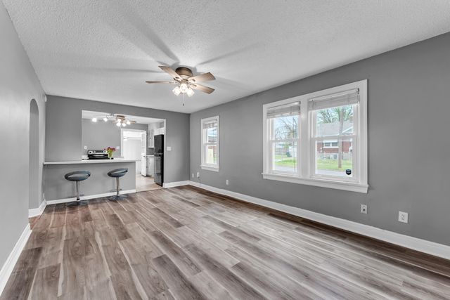 2151 N Rogers Avenue, Springfield, MO 65803