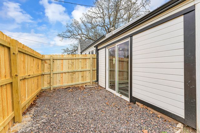 2151 N Rogers Avenue, Springfield, MO 65803