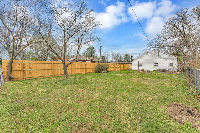 2151 N Rogers Avenue, Springfield, MO 65803