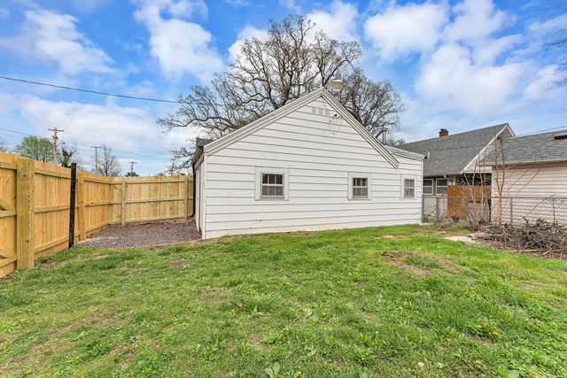 2151 N Rogers Avenue, Springfield, MO 65803