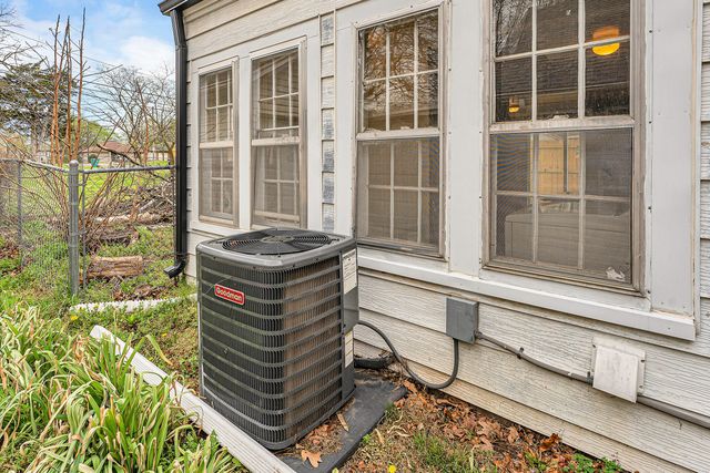 2151 N Rogers Avenue, Springfield, MO 65803