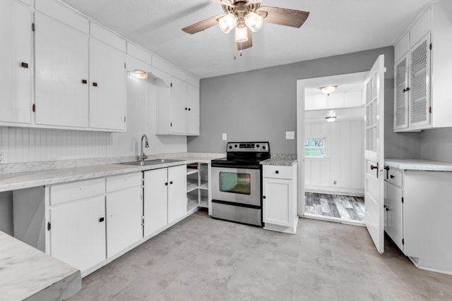 2151 N Rogers Avenue, Springfield, MO 65803