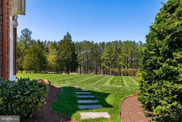 22577 CREIGHTON FARMS DR, Leesburg, VA 20175