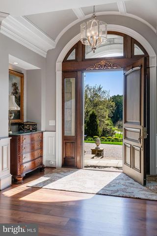 22577 CREIGHTON FARMS DR, Leesburg, VA 20175