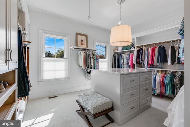 22577 CREIGHTON FARMS DR, Leesburg, VA 20175