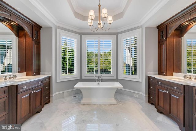 22577 CREIGHTON FARMS DR, Leesburg, VA 20175