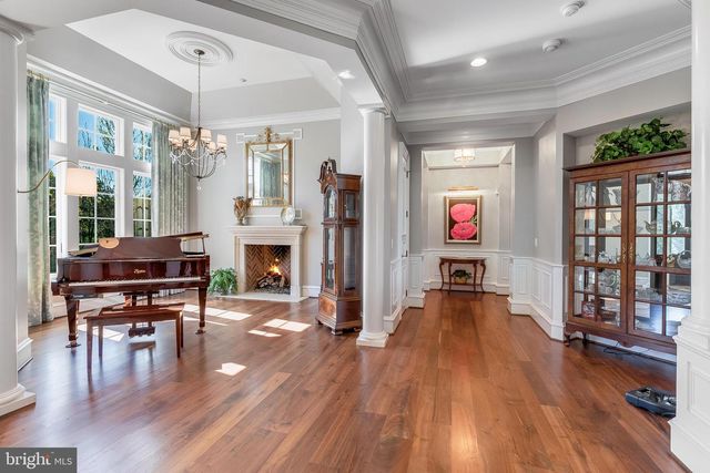 22577 CREIGHTON FARMS DR, Leesburg, VA 20175