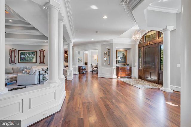 22577 CREIGHTON FARMS DR, Leesburg, VA 20175