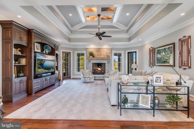 22577 CREIGHTON FARMS DR, Leesburg, VA 20175