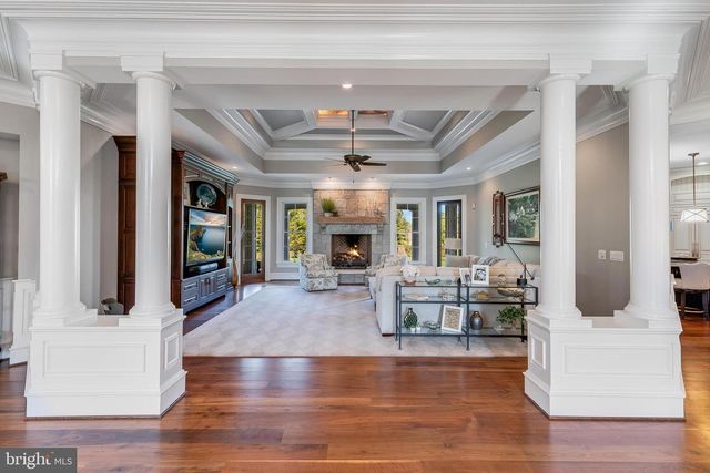 22577 CREIGHTON FARMS DR, Leesburg, VA 20175