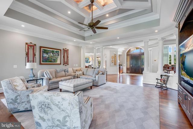 22577 CREIGHTON FARMS DR, Leesburg, VA 20175