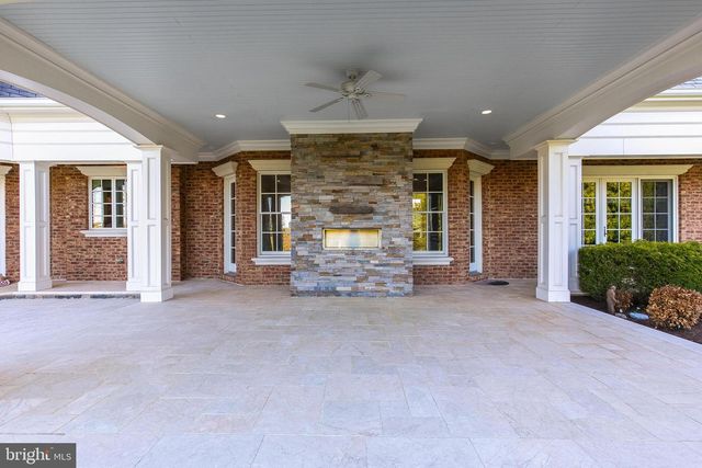 22577 CREIGHTON FARMS DR, Leesburg, VA 20175